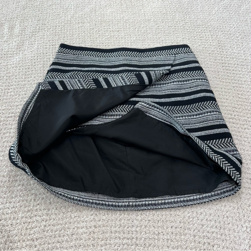 J. Crew Black & White Knit Faux Wrap Mini Skirt Size 0 Fully Lined - Picture 3 of 8